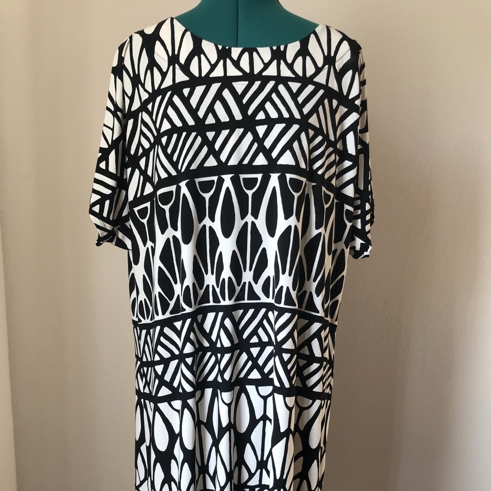 SOLDGeometric stretchy dress by  APT.9 sz 1X - Picture 2 of 4